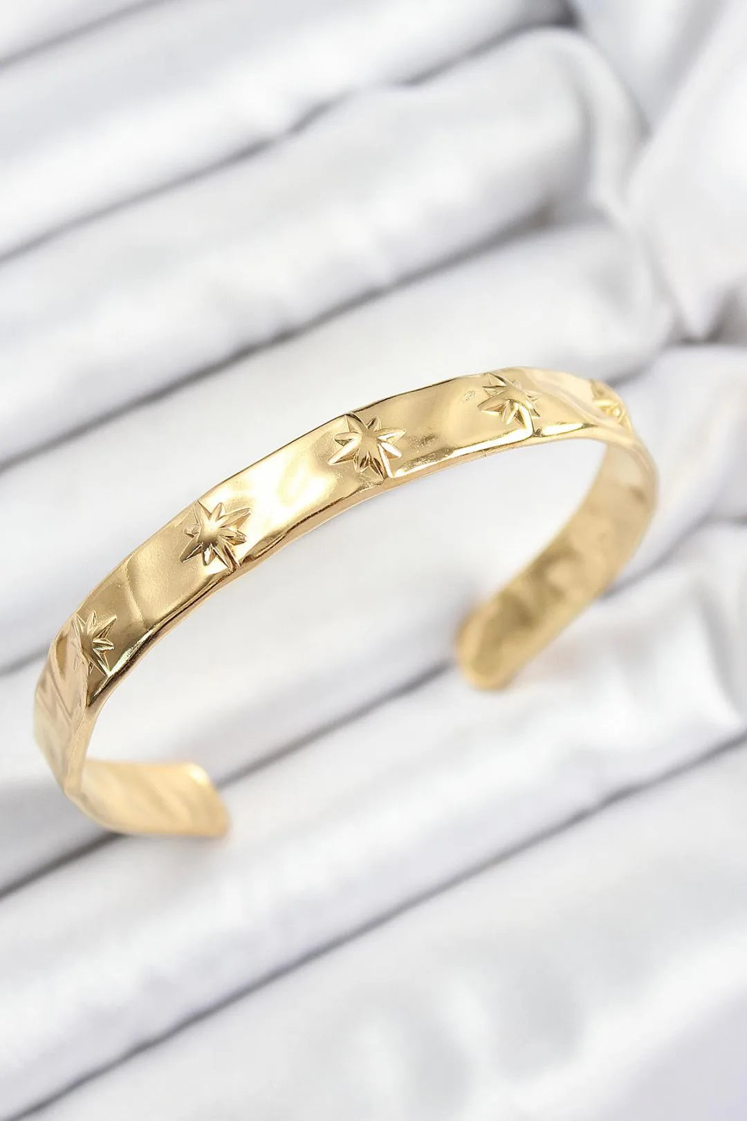 Kuzey Yıldızı Model Gold Renk Kadın Bileklik