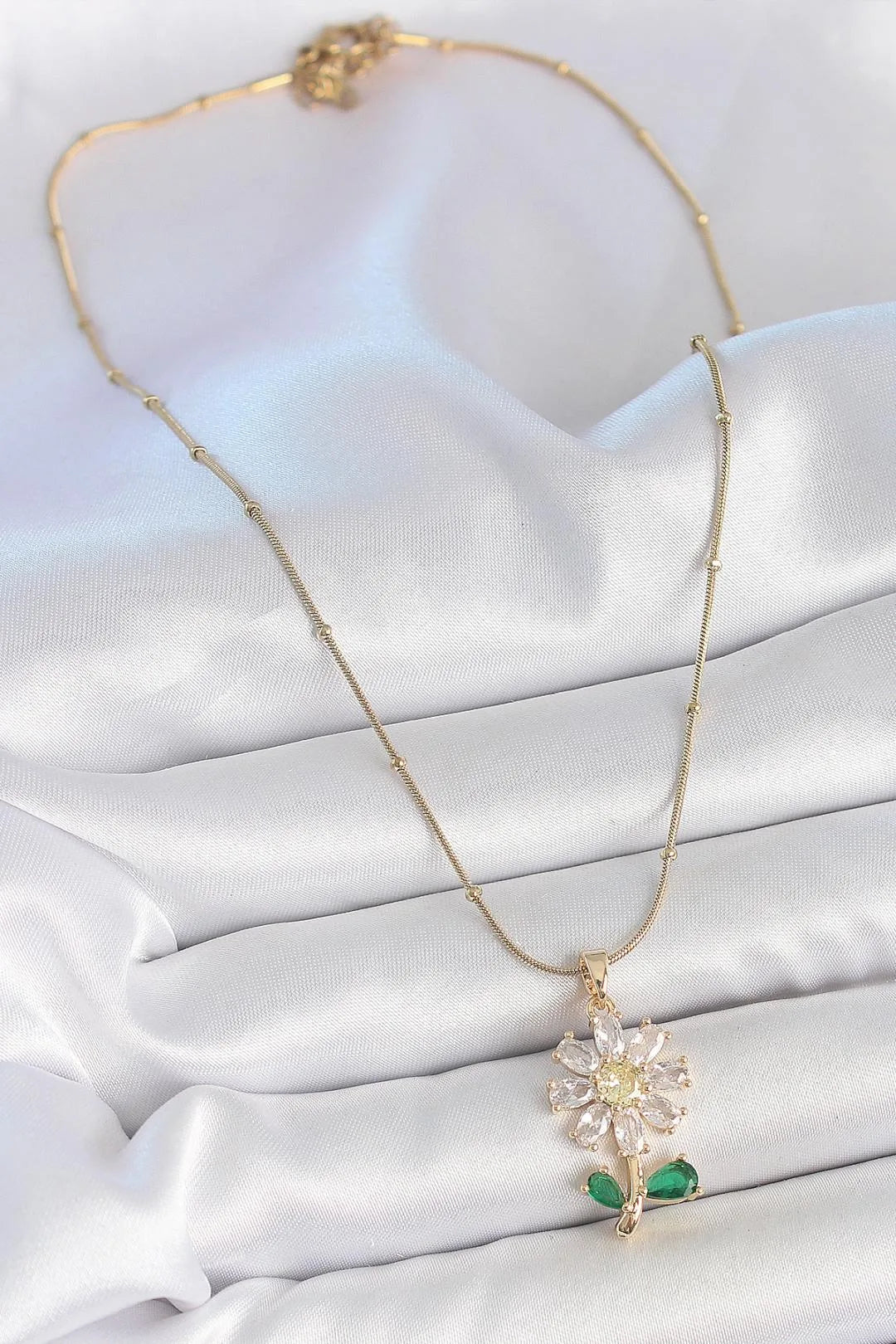 316L Çelik Gold Renk Zirkon Taşlı Papatya Model Kadın Kolye