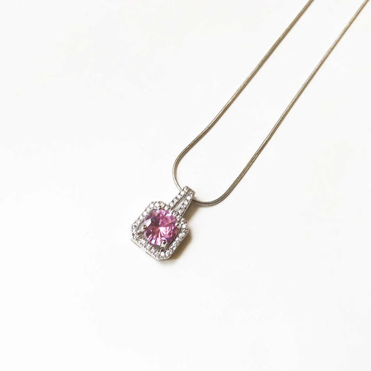 Pembe Zirkon Taşlı Kare Çelik Kolye