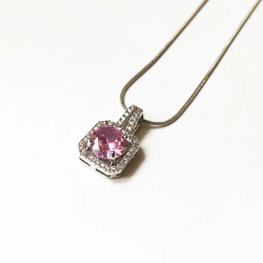 Pembe Zirkon Taşlı Kare Çelik Kolye